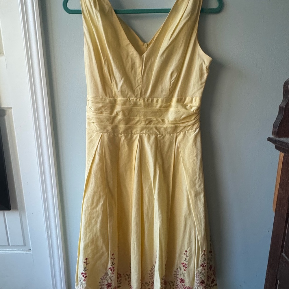 Robbie Bee Signature yellow embroidered, lined dress. Springy. Cute.